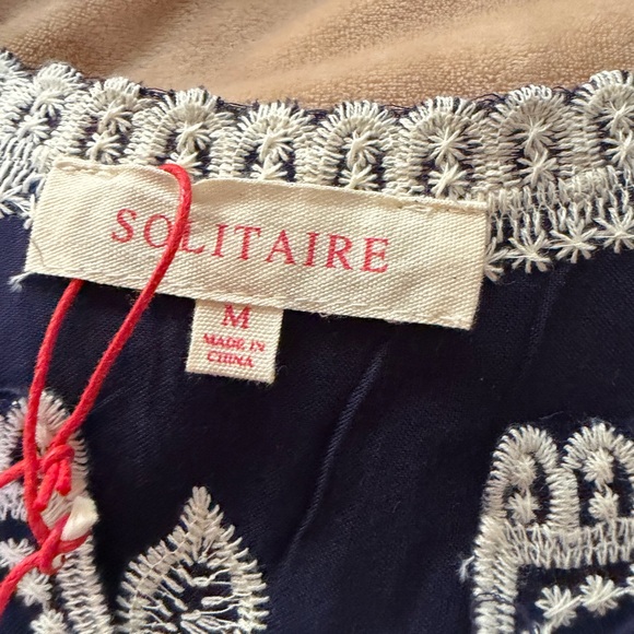 Solitaire Navy Blue Floral Lace Blouse M NWT - Picture 3 of 4